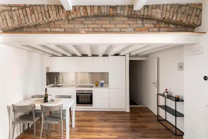 Ca' Delle Corti Apartment เวนิส ภายนอก รูปภาพ